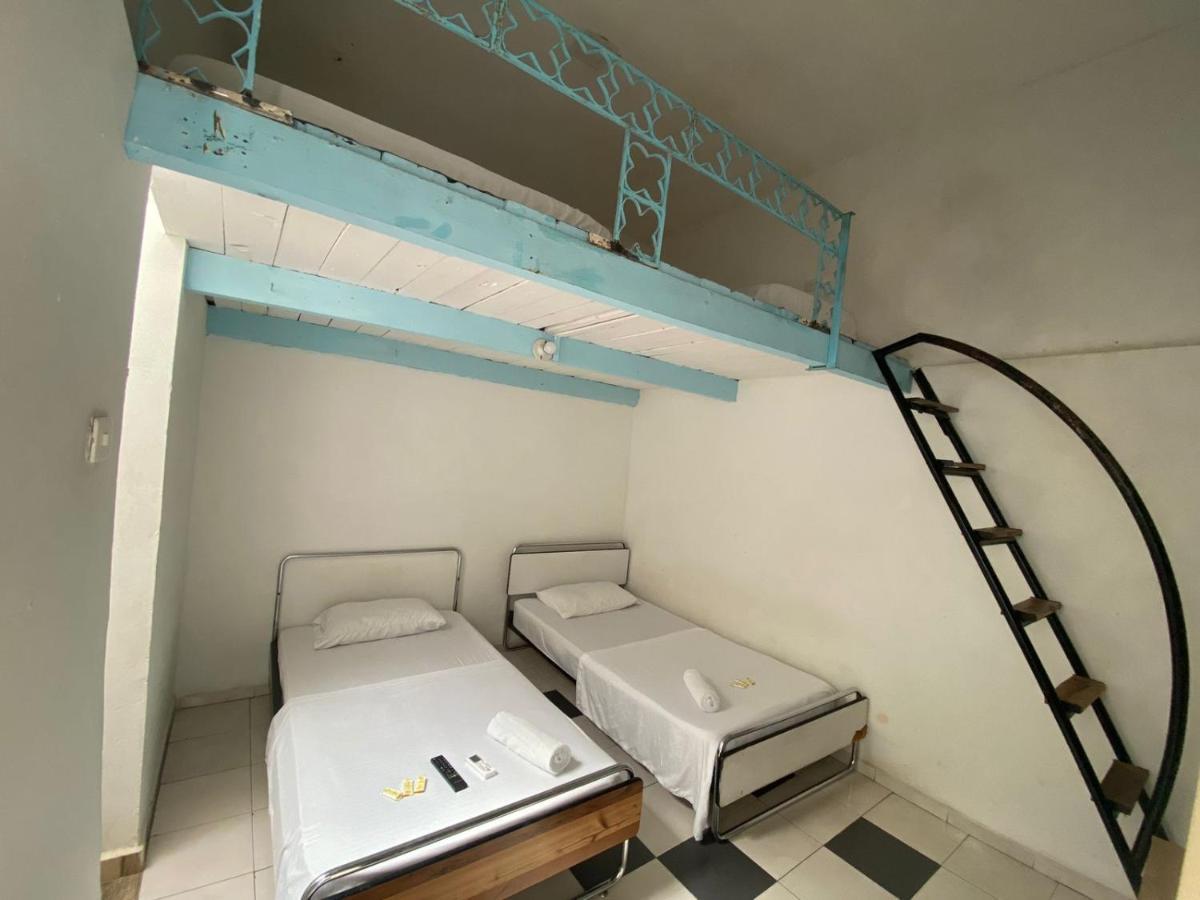 Petronio'S Hostel Cali Exteriér fotografie