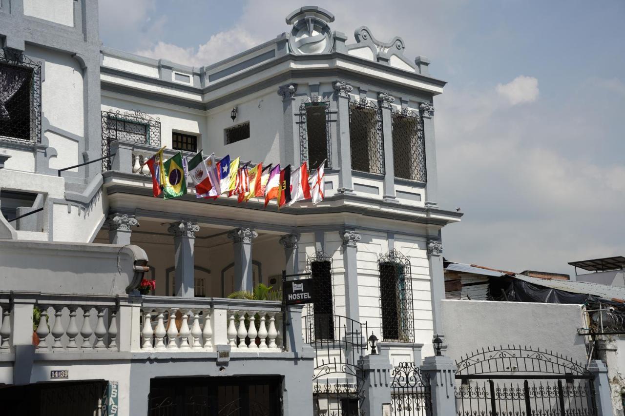 Petronio'S Hostel Cali Exteriér fotografie
