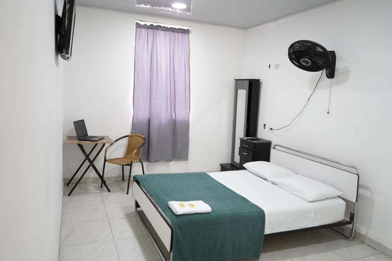 Petronio'S Hostel Cali Exteriér fotografie